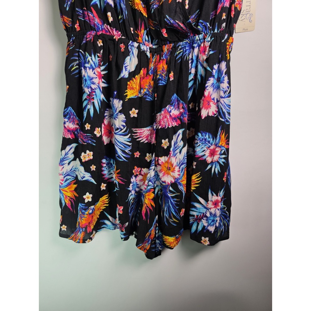 Terra & Sky Women Plus Size Tropical Floral Parrot Ruffle Sleeve Romper Black - Picture 4 of 9